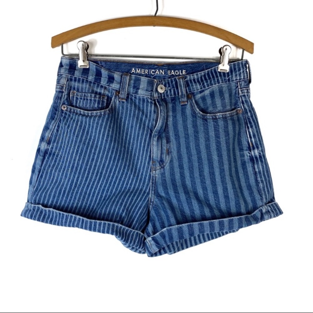 American Eagle Striped Cuffed MOM SHORT